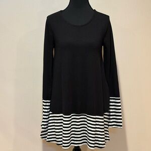Zenana Outfitters Black Top with White Striped Hem